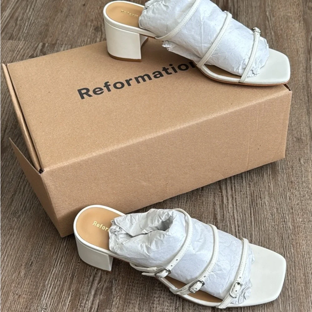 Reformation Estelle Buckle Sandal - White - Size 7 - Picture 6 of 7